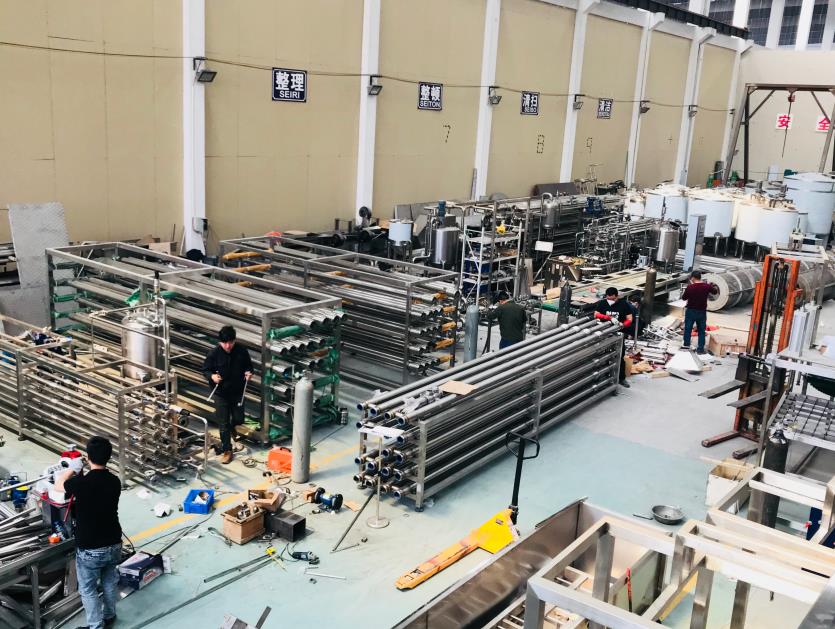 1657347299747160.jpg 管式草莓视频网站机车间.jpg